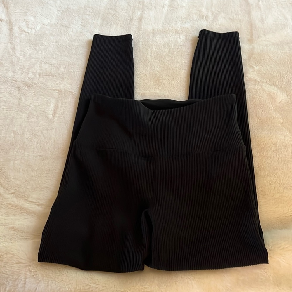 GUC Athleta Black Ribbed Elation Tight Size Small
